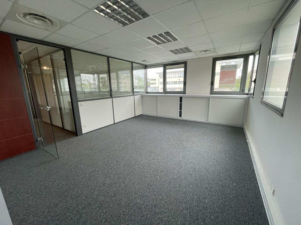 Bureau Saint-Grégoire 103m² Location bureau Saint-Grégoire Ille-et-Vilaine OLBUR2528729 2